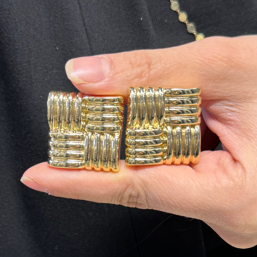 Mila Gold Kare Çizgili Küpe