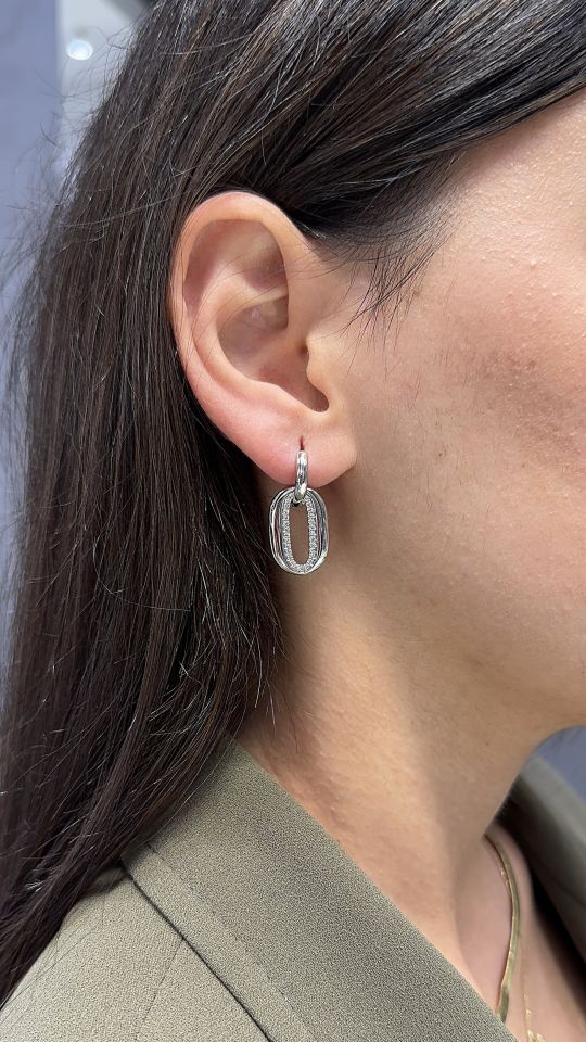 Mila 14 Ayar Beyaz Altın Rengi Oval Model Taşlı Küpe