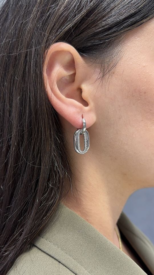 Mila 14 Ayar Beyaz Altın Rengi Oval Model Taşlı Küpe