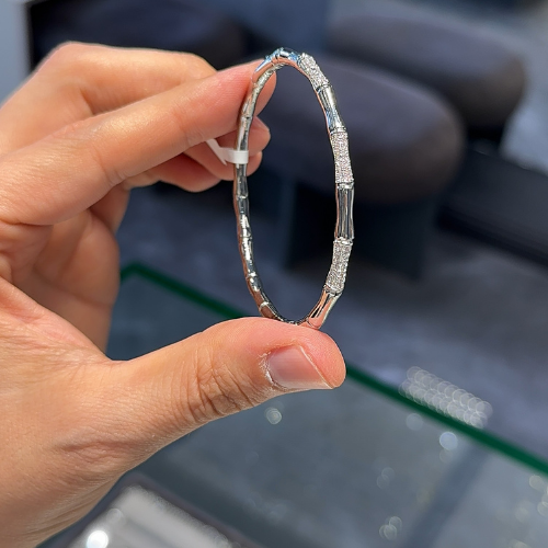 Mila Özel Zirkon Serisi Taşlı Tassız Silindir İnce Model  Silver Renk Kelepçe