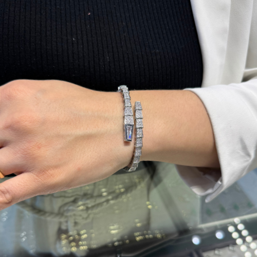 Mila Özel Zirkon Serisi  Marka Model  Blgrı Silver Renk  Kelepçe