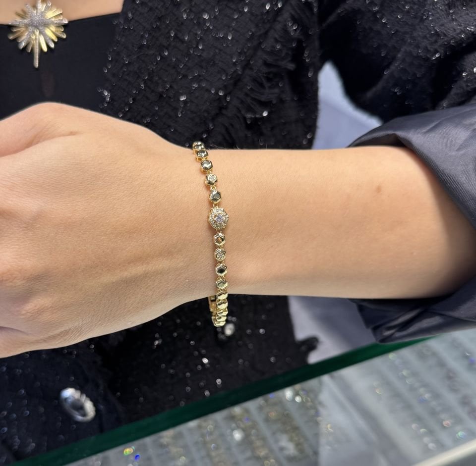 Mila 14 Ayar Rengi Altıgen Taşlı Model Bileklik