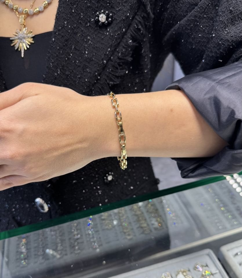Mila 14 Ayar Rengi Yarı Taşlı Kare Geçme Model Bileklik