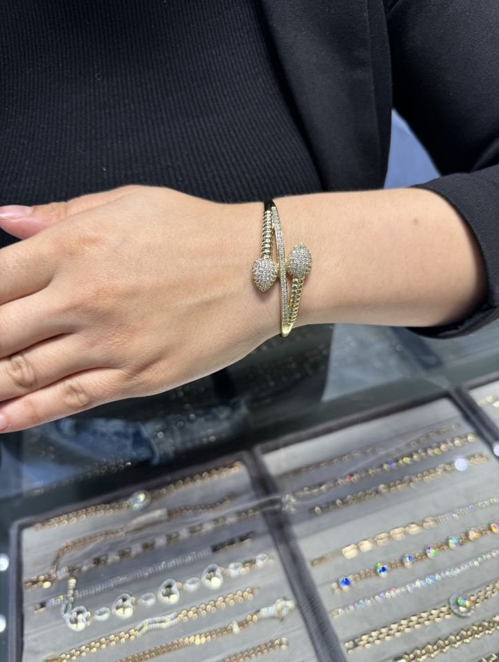 Mila 14 Ayar Rengi Çift Damla Taşlı Model Kelepçe